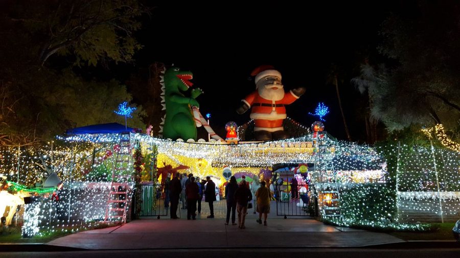 Robolights in Palm Springs Continues to Glow