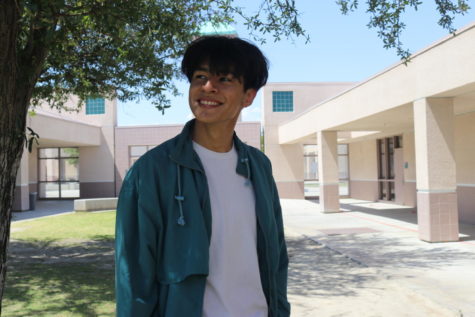 Humans of LQHS: Esteban Romero embraces his individuality